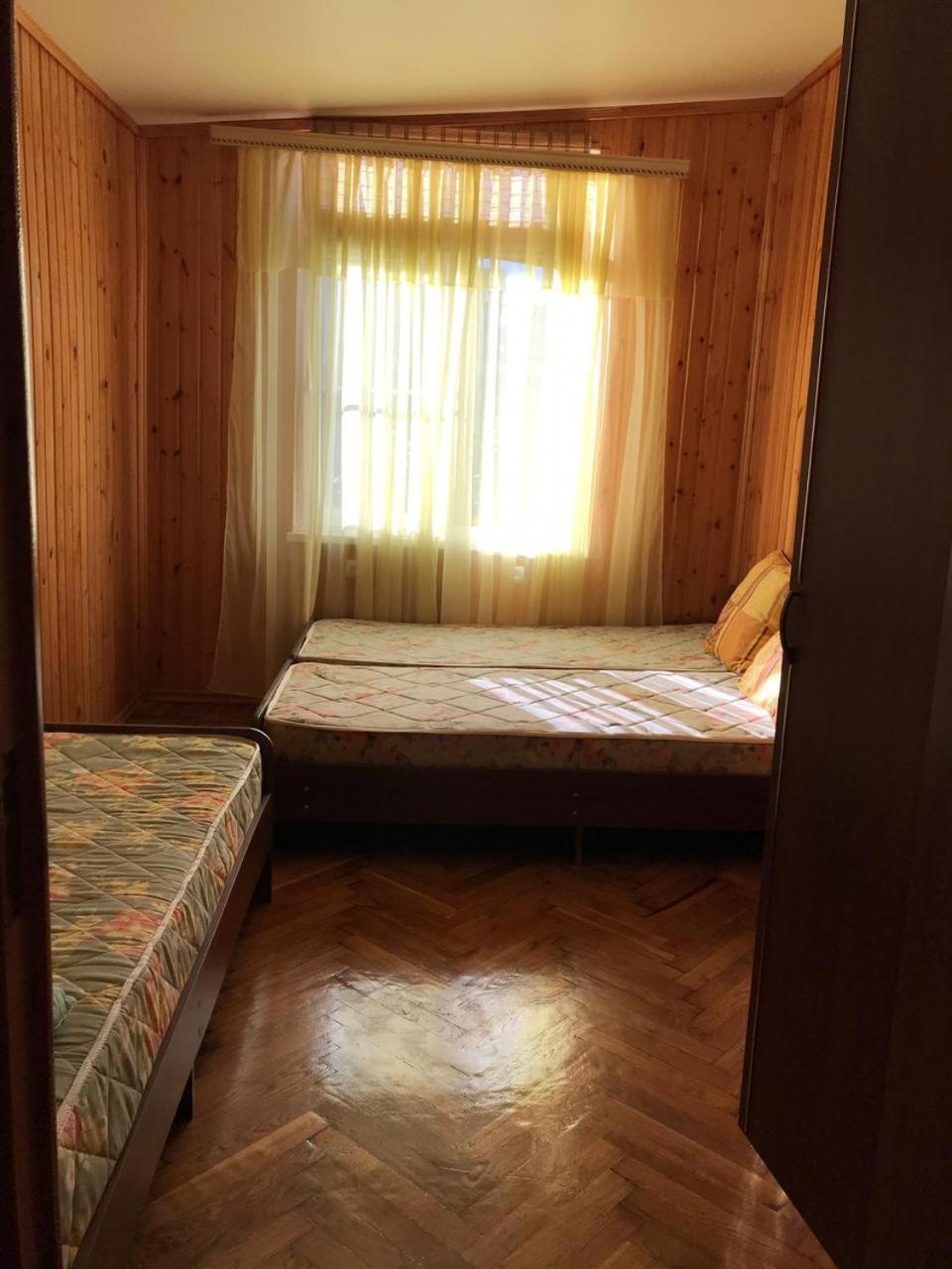 Гостевой Дом С Садом Otel Gagra Dış mekan fotoğraf