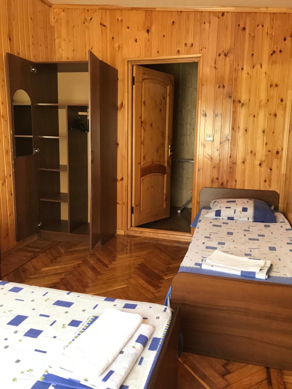 Гостевой Дом С Садом Otel Gagra Dış mekan fotoğraf