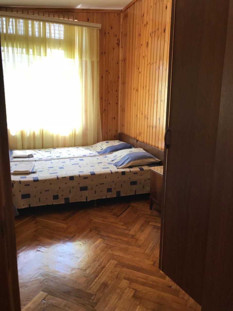 Гостевой Дом С Садом Otel Gagra Dış mekan fotoğraf